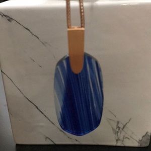 Kendra Scott necklace